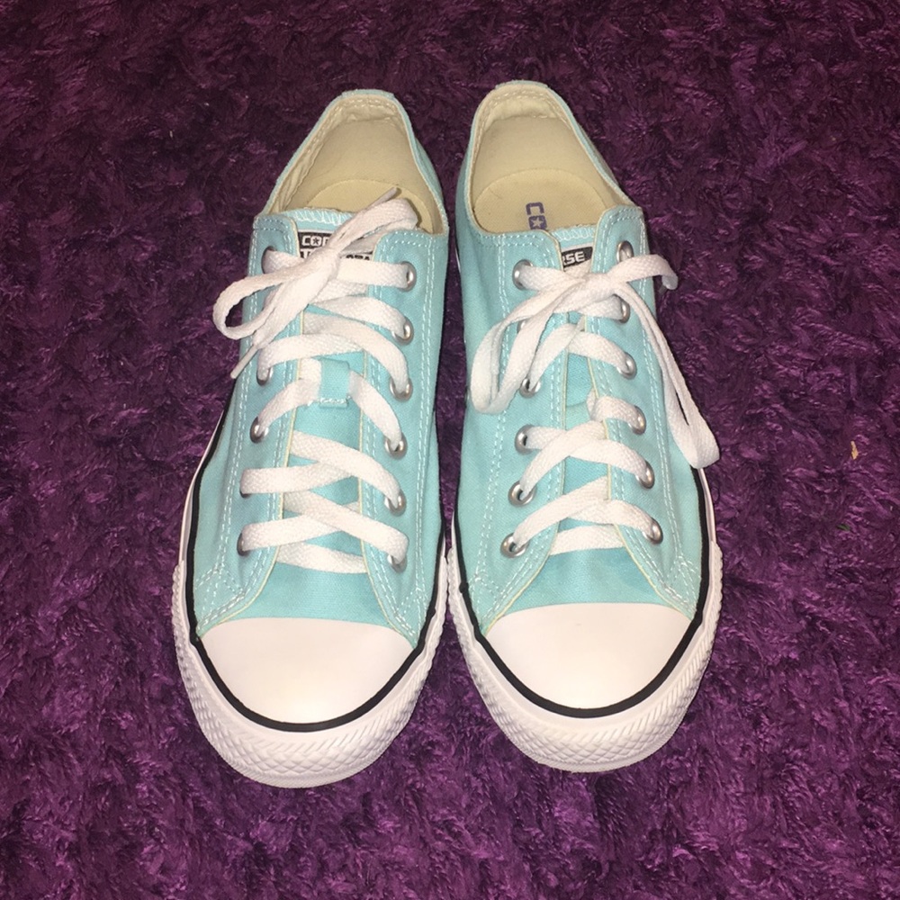 LIKE NEW Teal Tint low top converse